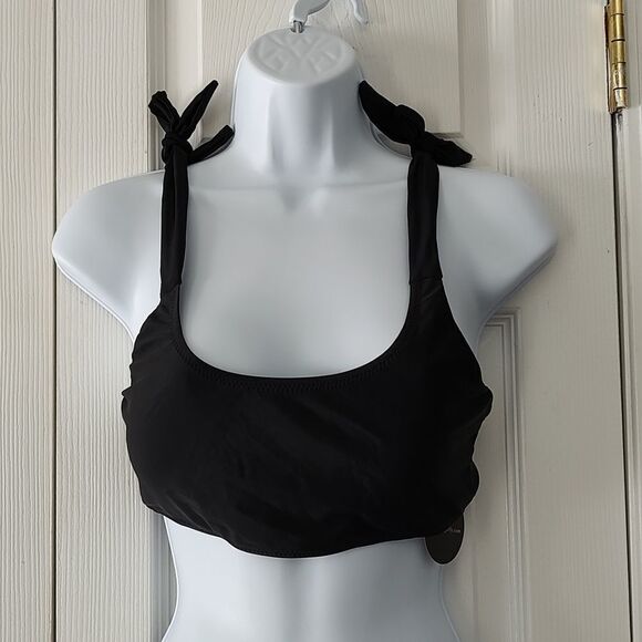 Blooming Jelly black bikini top  Sz S  NWT - Picture 1 of 5